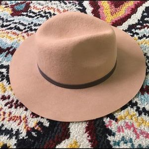 Ecoté tan felt hat